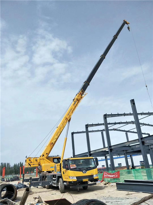 秀英区超高层建筑钢结构吊装案例